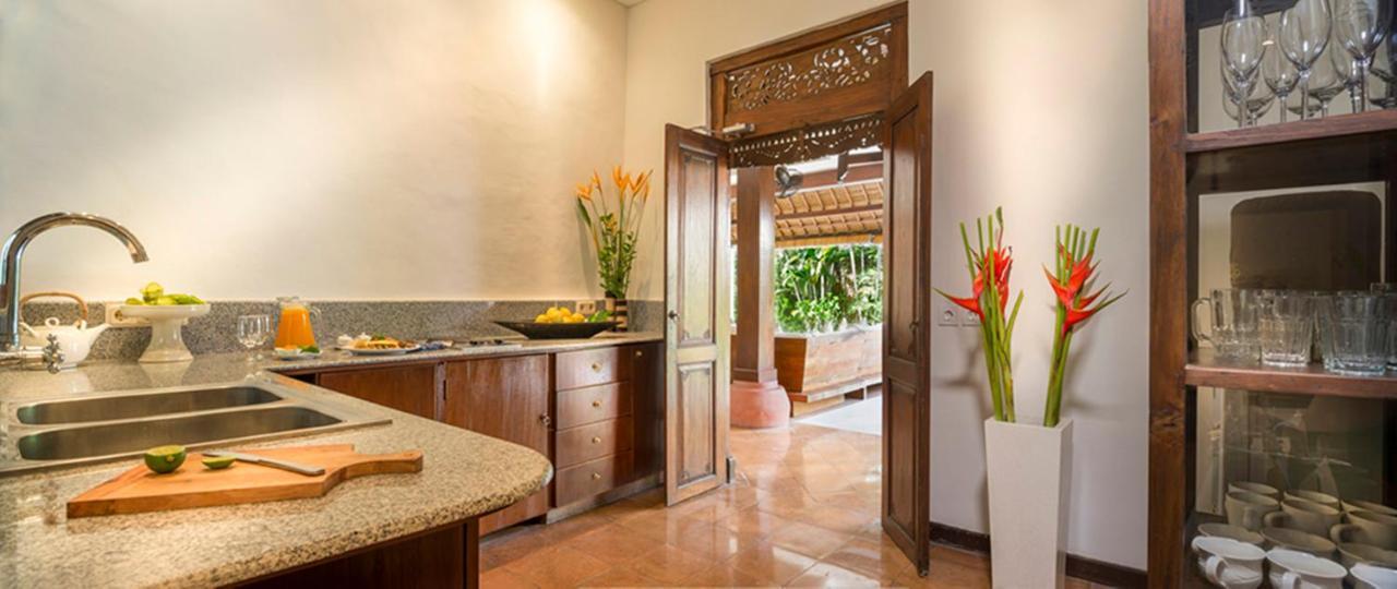 Villa Kubu Seminyak Ngoại thất bức ảnh